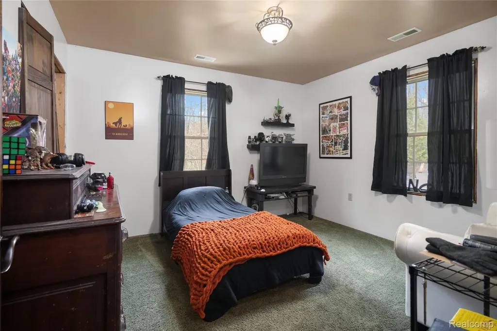2222 Loree Road Washington Township MI 48401