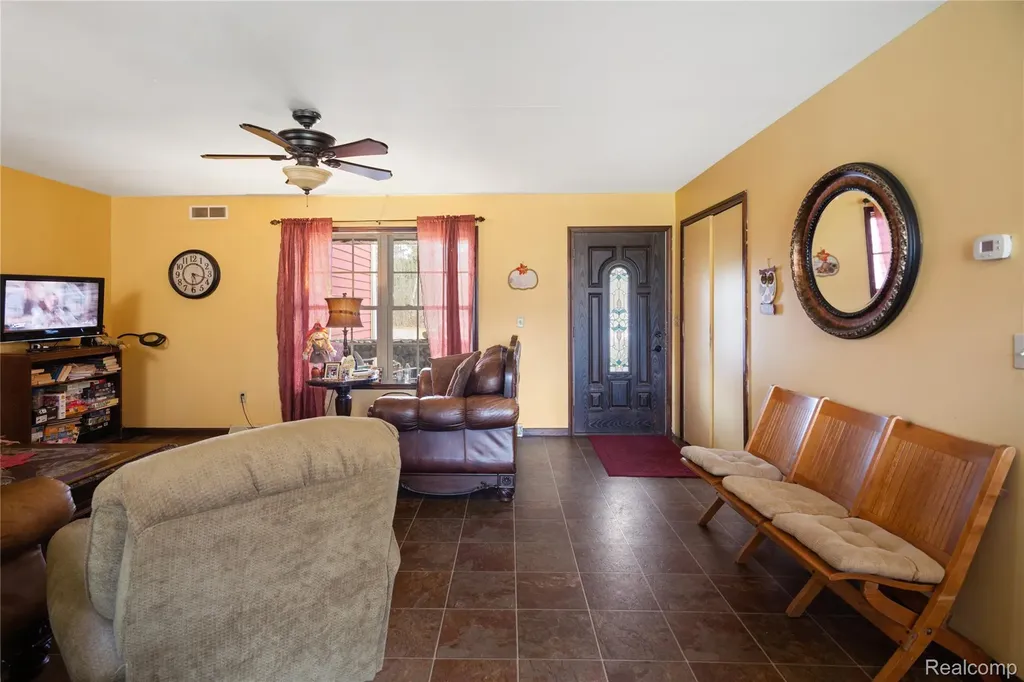 2222 Loree Road Washington Township MI 48401