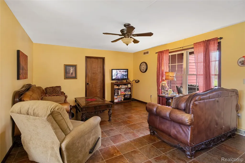 2222 Loree Road Washington Township MI 48401