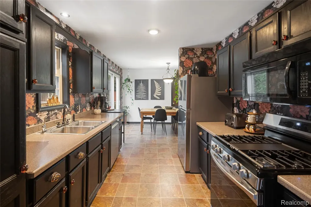 2222 Loree Road Washington Township MI 48401