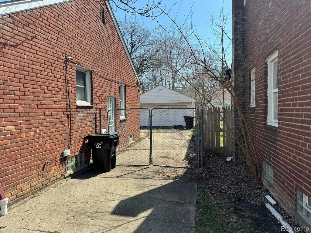 11990 Duchess Street Detroit City MI 48224