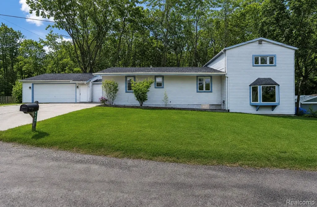 8165 Leonard Drive Holly Township MI 48442