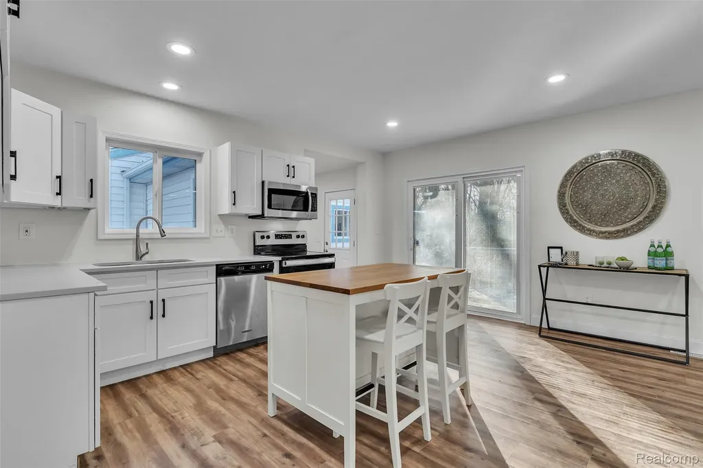 8165 Leonard Drive Holly Township MI 48442