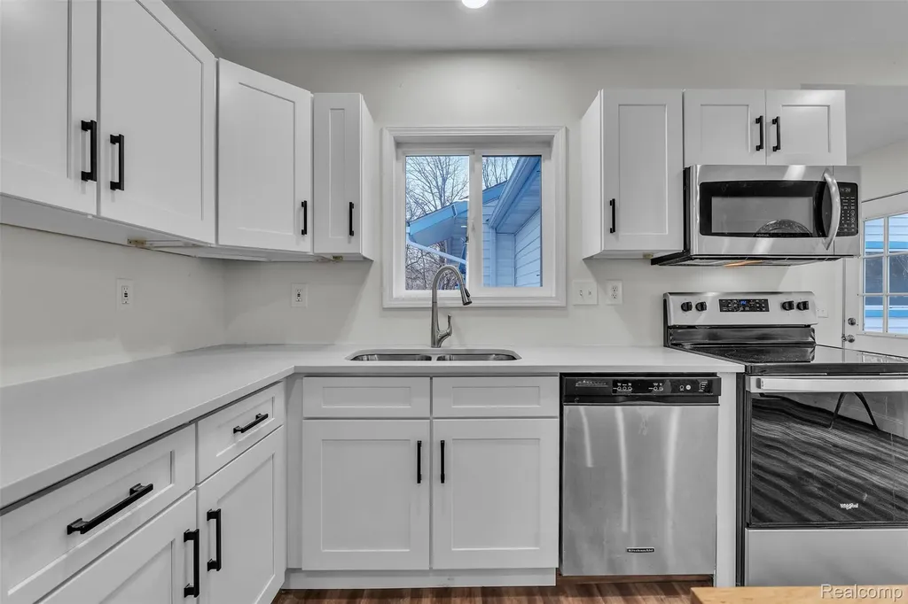 8165 Leonard Drive Holly Township MI 48442