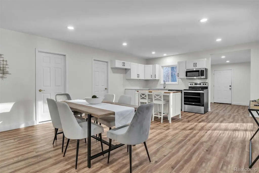 8165 Leonard Drive Holly Township MI 48442