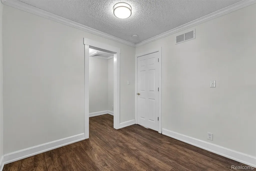 8165 Leonard Drive Holly Township MI 48442