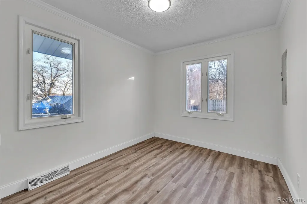 8165 Leonard Drive Holly Township MI 48442