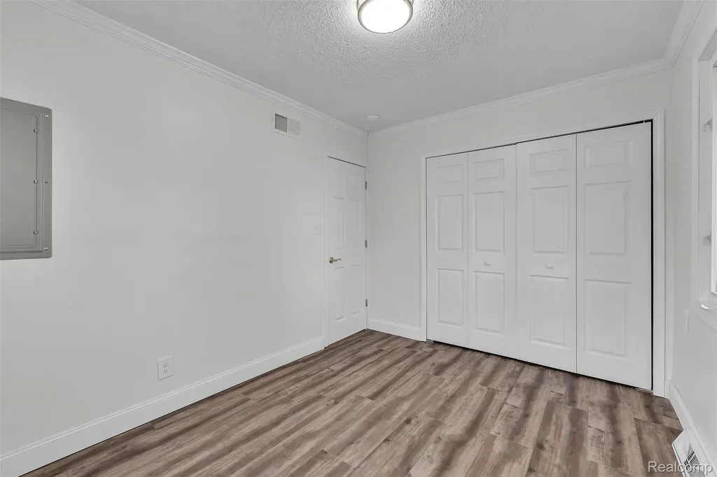 8165 Leonard Drive Holly Township MI 48442