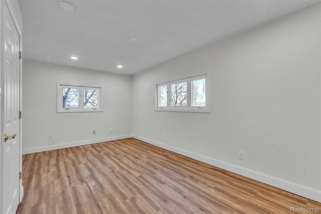 8165 Leonard Drive Holly Township MI 48442