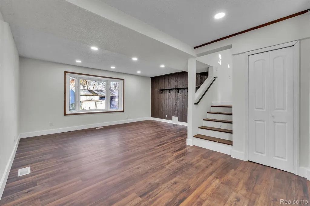 8165 Leonard Drive Holly Township MI 48442