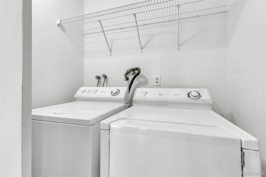 8165 Leonard Drive Holly Township MI 48442