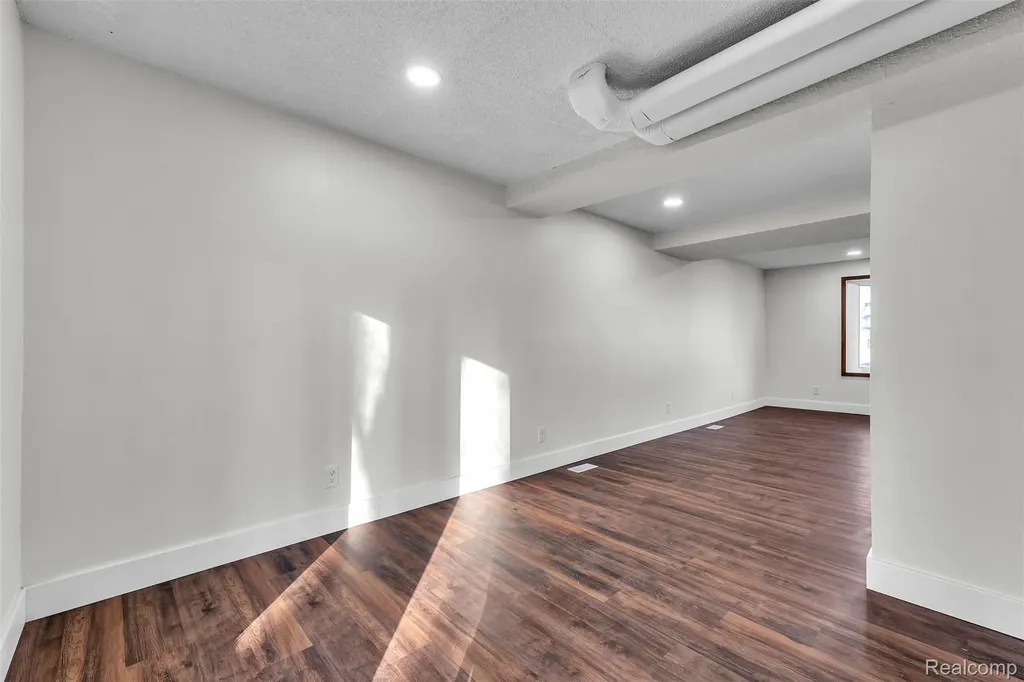 8165 Leonard Drive Holly Township MI 48442