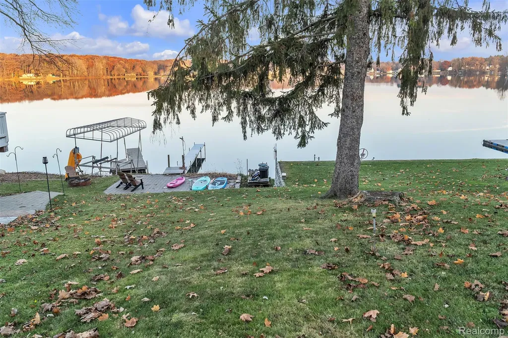 8165 Leonard Drive Holly Township MI 48442