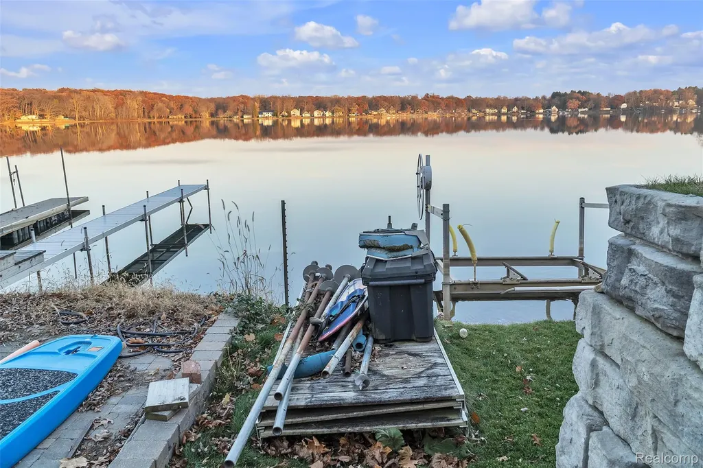 8165 Leonard Drive Holly Township MI 48442