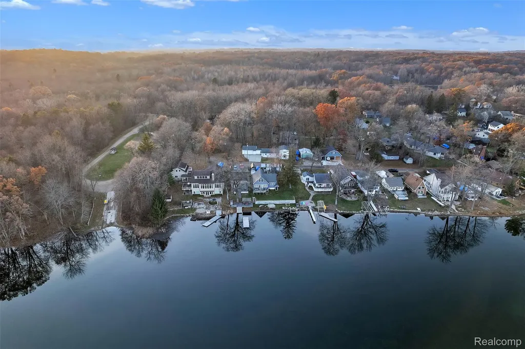 8165 Leonard Drive Holly Township MI 48442