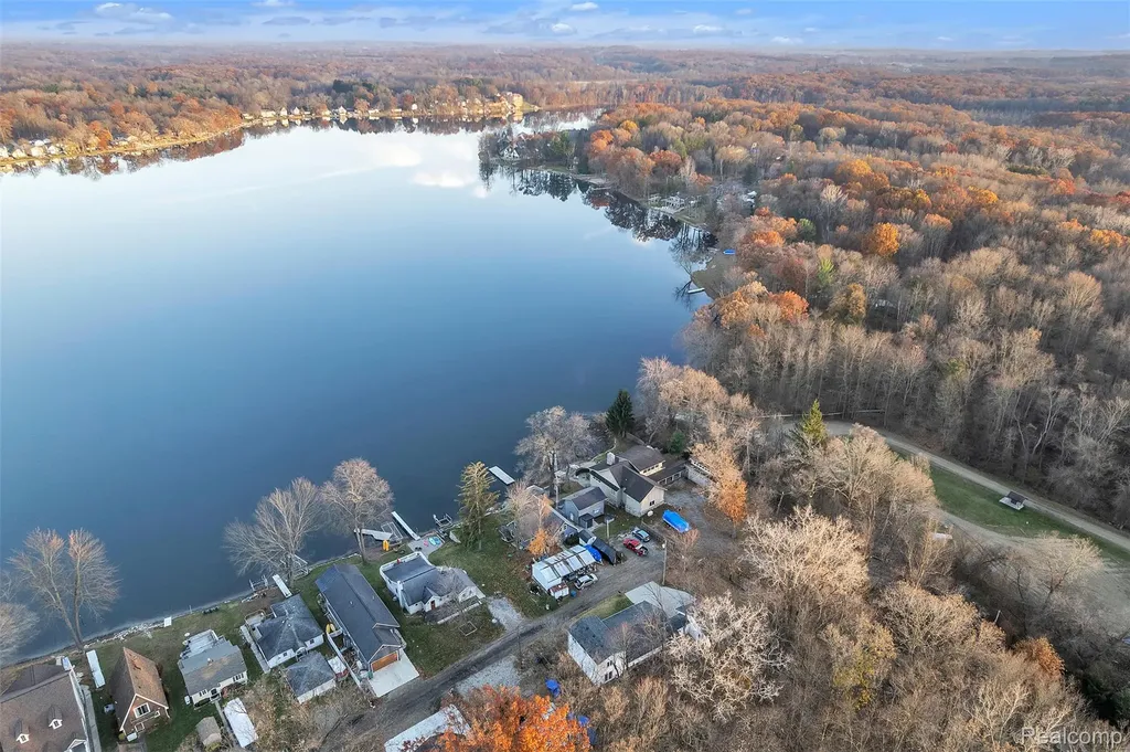 8165 Leonard Drive Holly Township MI 48442