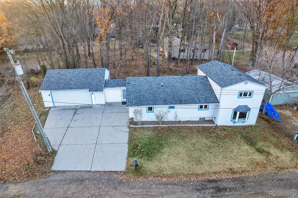 8165 Leonard Drive Holly Township MI 48442