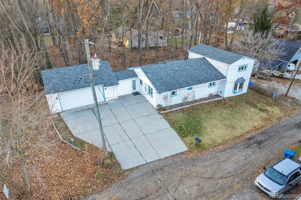 8165 Leonard Drive Holly Township MI 48442
