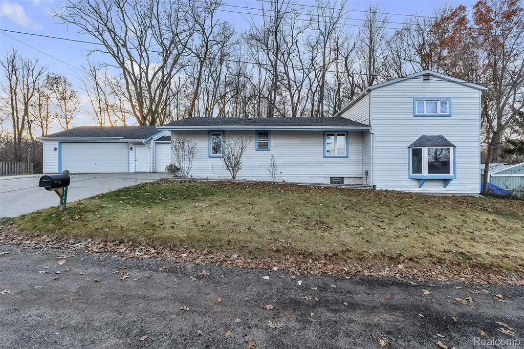 8165 Leonard Drive Holly Township MI 48442