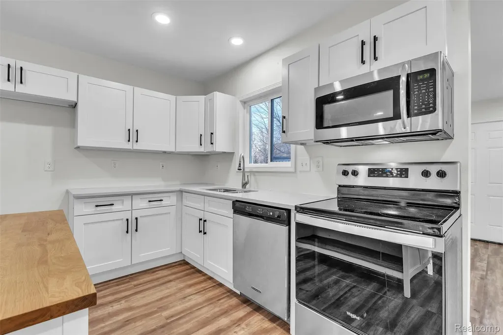 8165 Leonard Drive Holly Township MI 48442