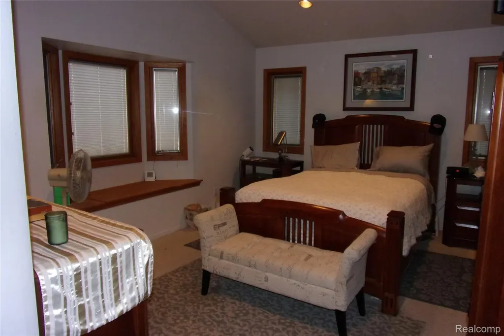 2702 Sligo Lane Brighton City MI 48114