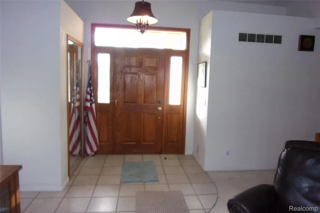 2702 Sligo Lane Brighton City MI 48114