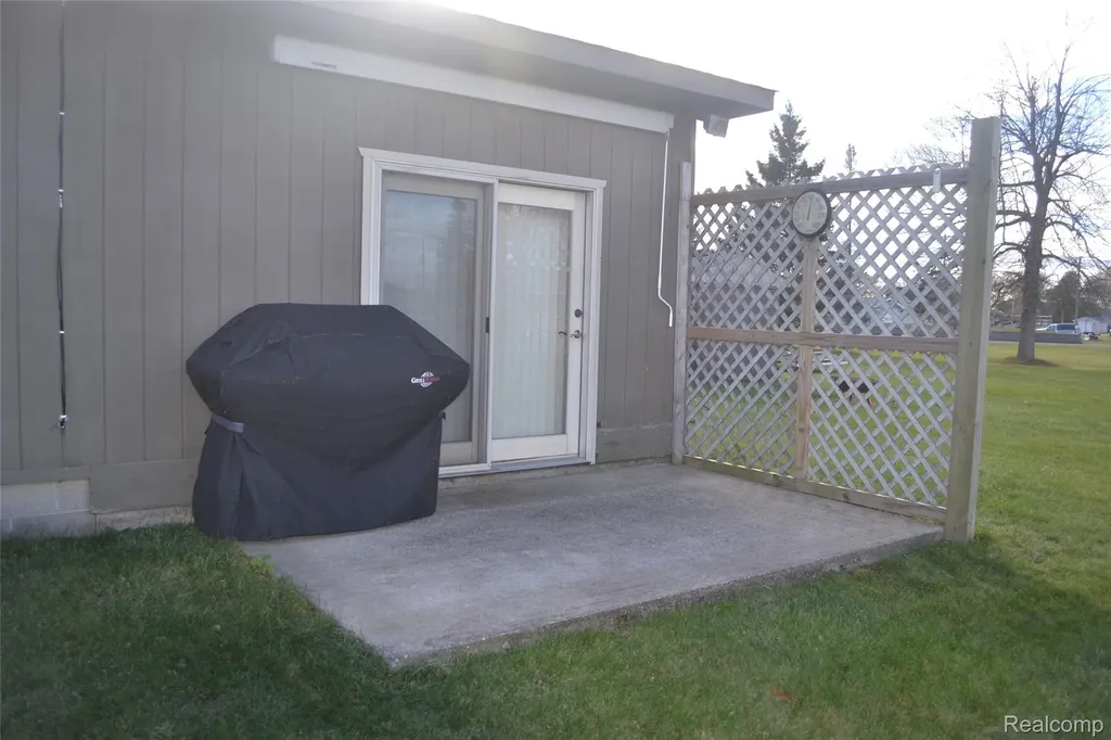 2347 E Bay Ridge Drive Au Gres City MI 48703