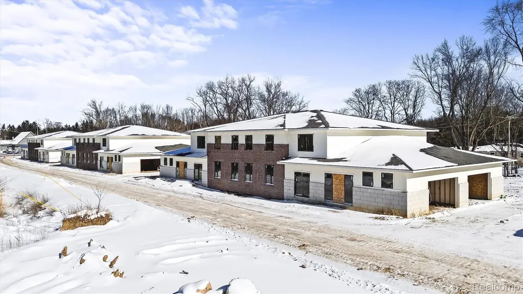 122 E Clarkston Road Orion Charter Township MI 48362