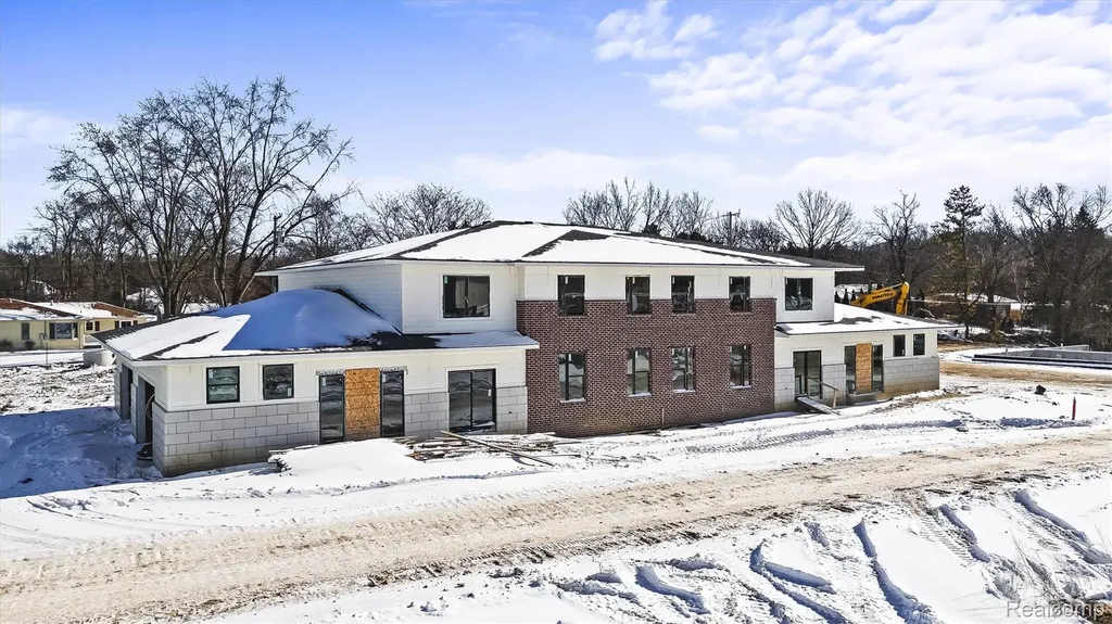 122 E Clarkston Road Orion Charter Township MI 48362