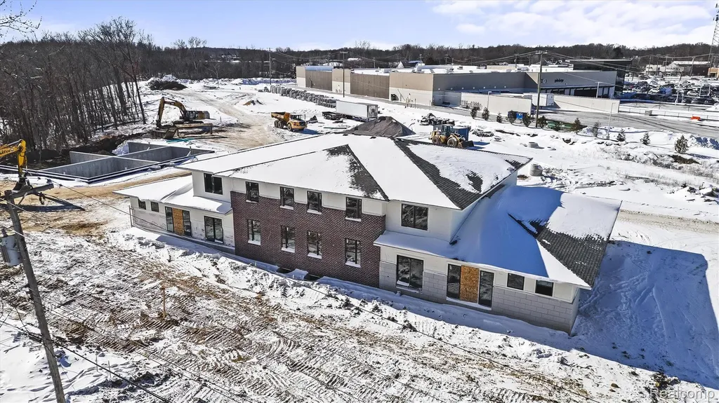 122 E Clarkston Road Orion Charter Township MI 48362