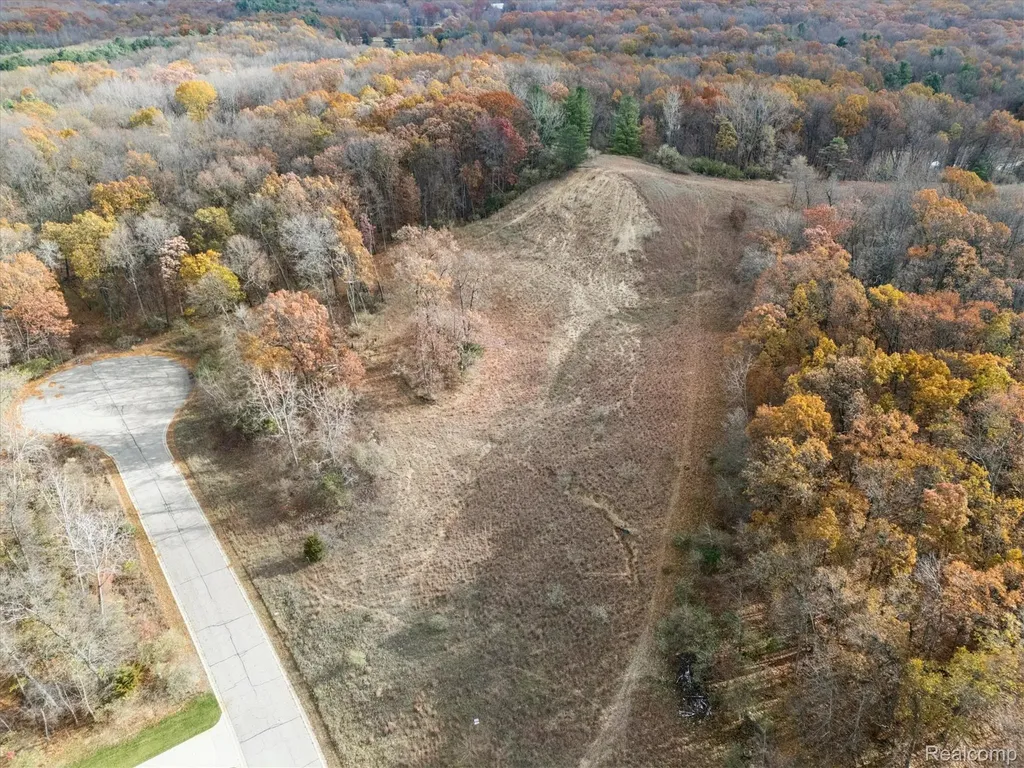 9410 Grand Summit Drive Fenton City MI 48430
