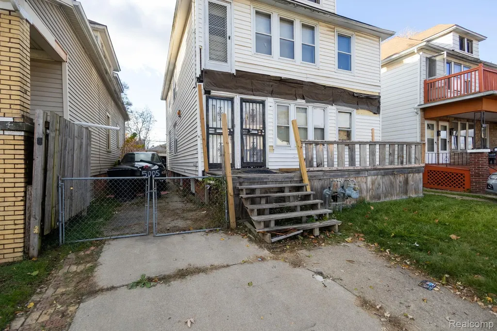 7505 Prairie Street Detroit City MI 48210