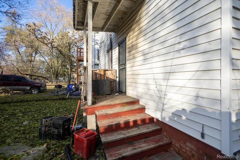7505 Prairie Street Detroit City MI 48210