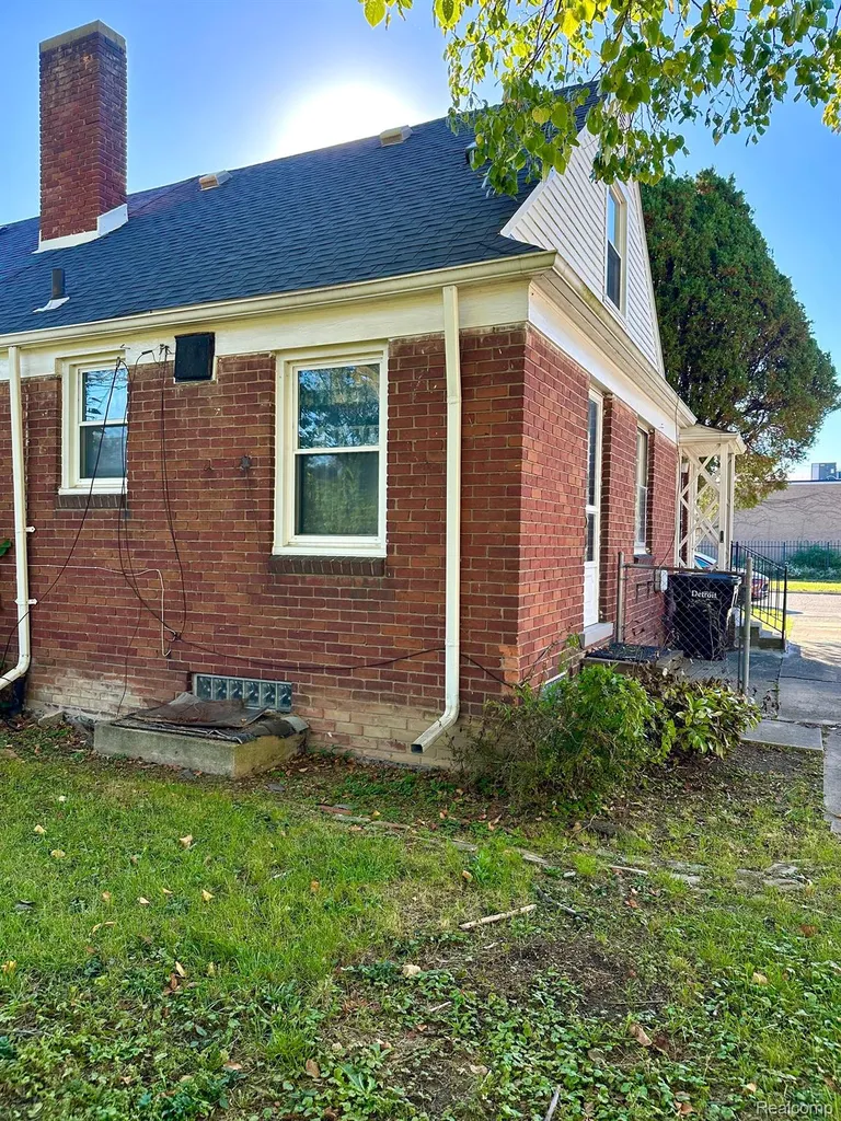 9364 Ohio Street Detroit City MI 48204