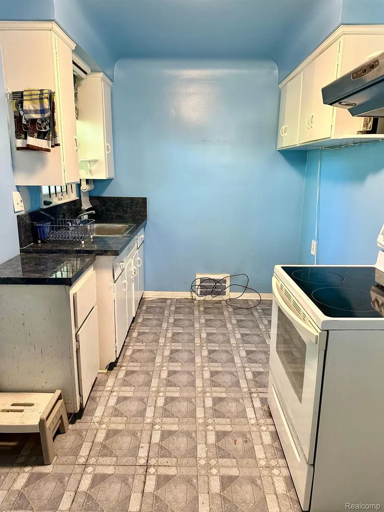 9364 Ohio Street Detroit City MI 48204
