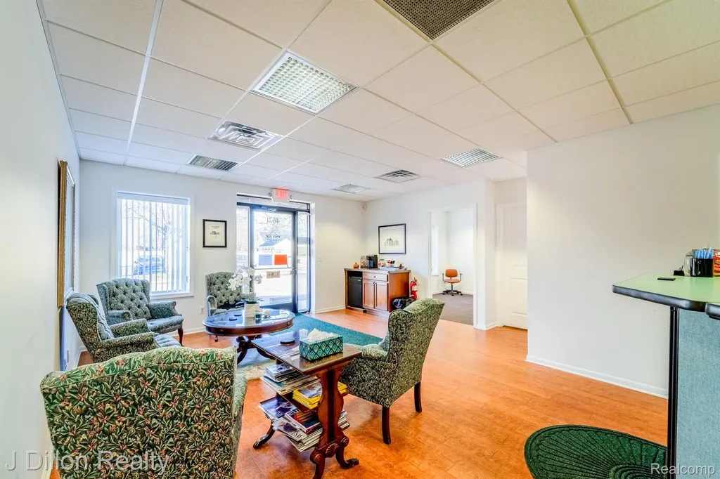 4621 & 4615 S Wayne Road Wayne City MI 48184