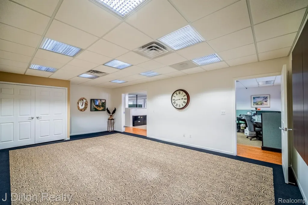 4621 & 4615 S Wayne Road Wayne City MI 48184