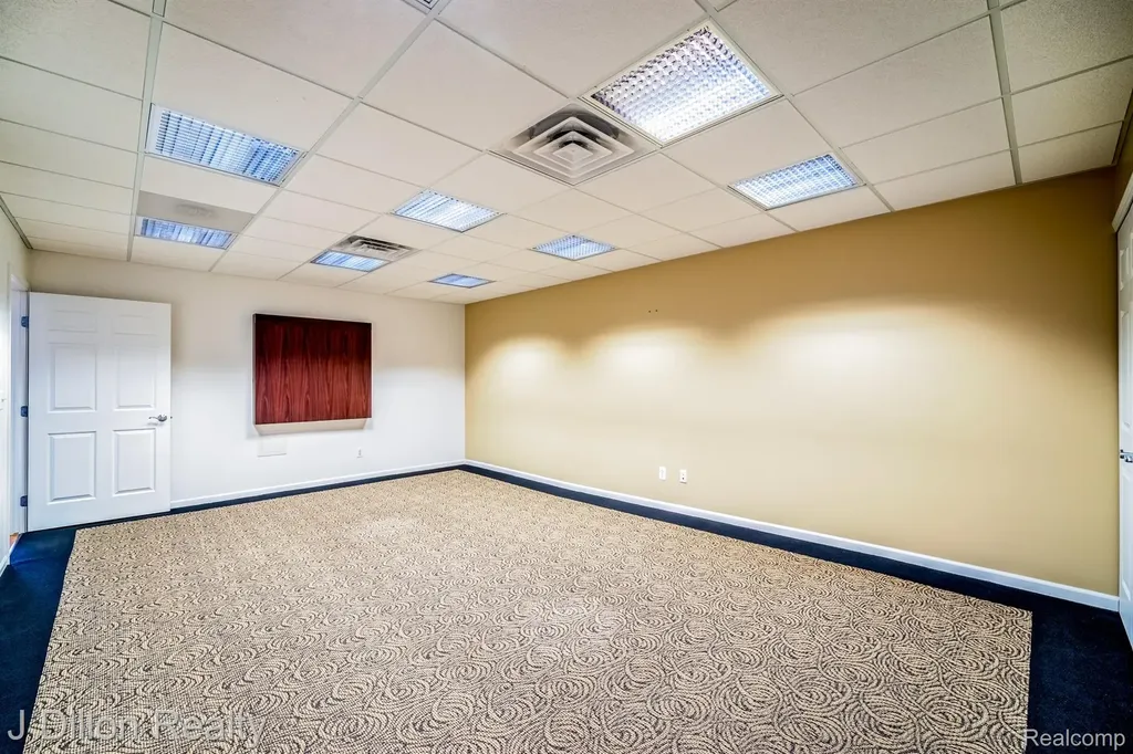 4621 & 4615 S Wayne Road Wayne City MI 48184