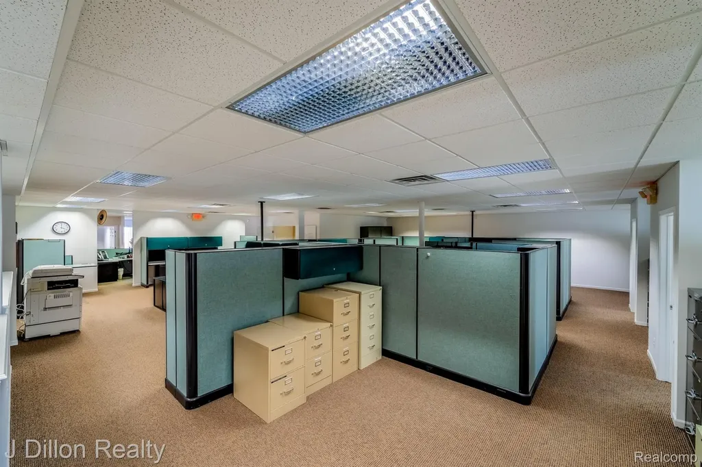 4621 & 4615 S Wayne Road Wayne City MI 48184