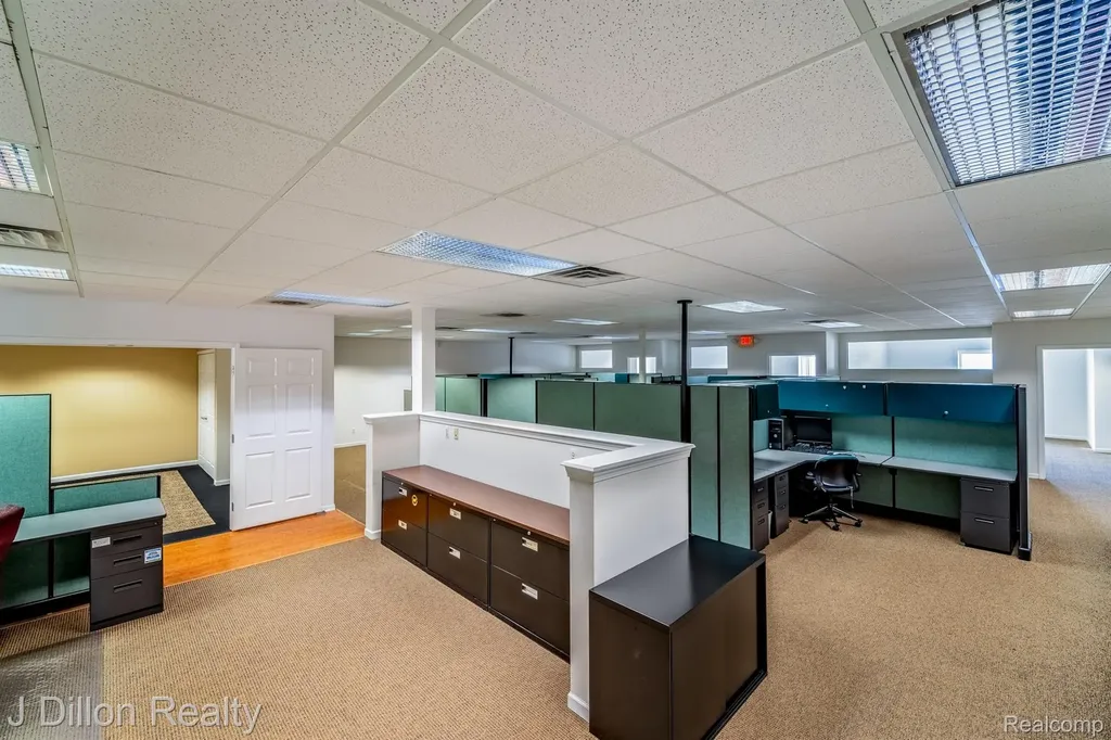 4621 & 4615 S Wayne Road Wayne City MI 48184
