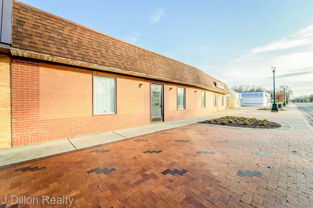 4621 & 4615 S Wayne Road Wayne City MI 48184