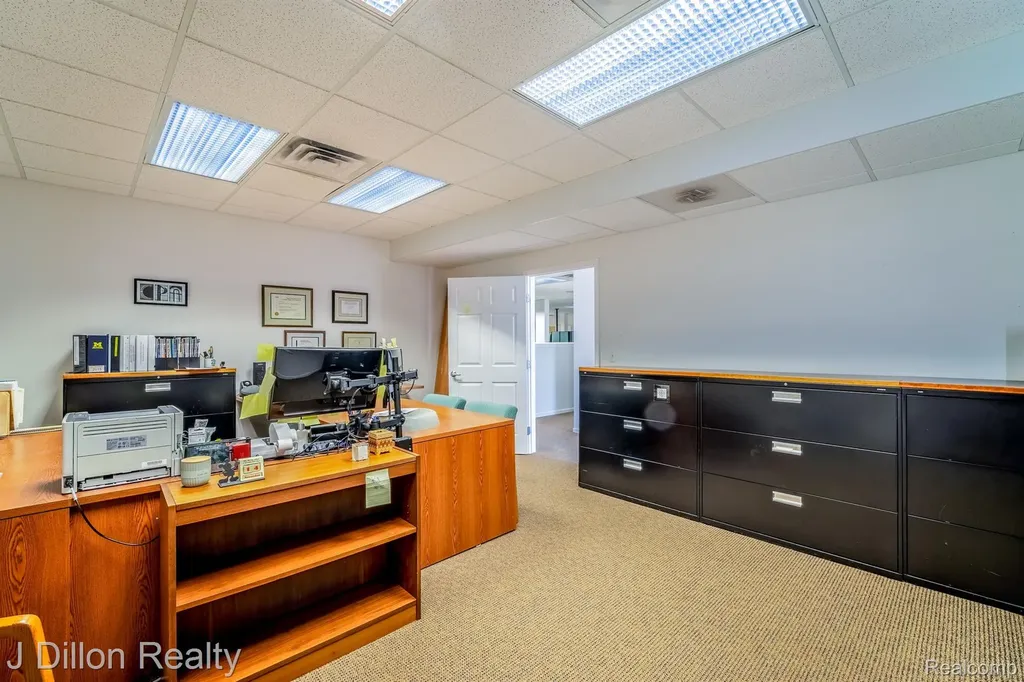4621 & 4615 S Wayne Road Wayne City MI 48184