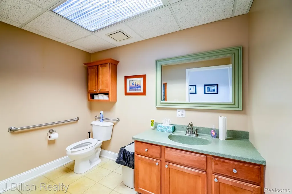 4621 & 4615 S Wayne Road Wayne City MI 48184