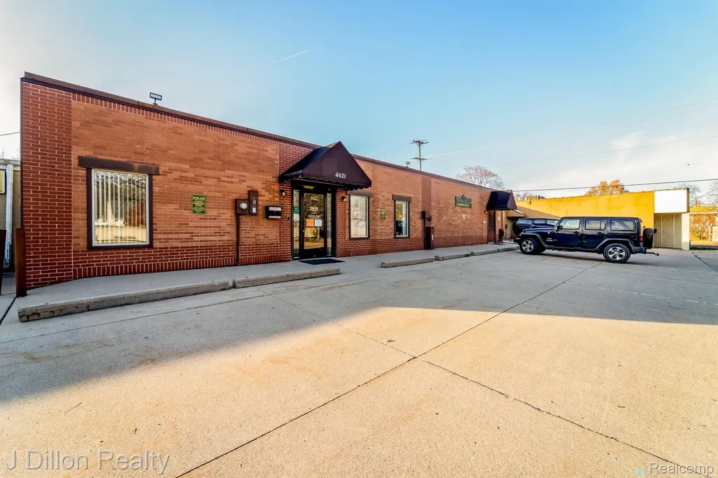 4621 & 4615 S Wayne Road Wayne City MI 48184