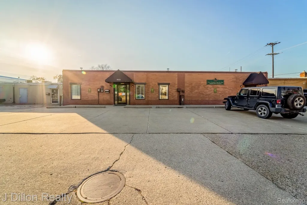 4621 & 4615 S Wayne Road Wayne City MI 48184