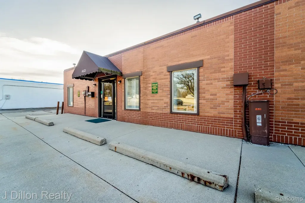 4621 & 4615 S Wayne Road Wayne City MI 48184