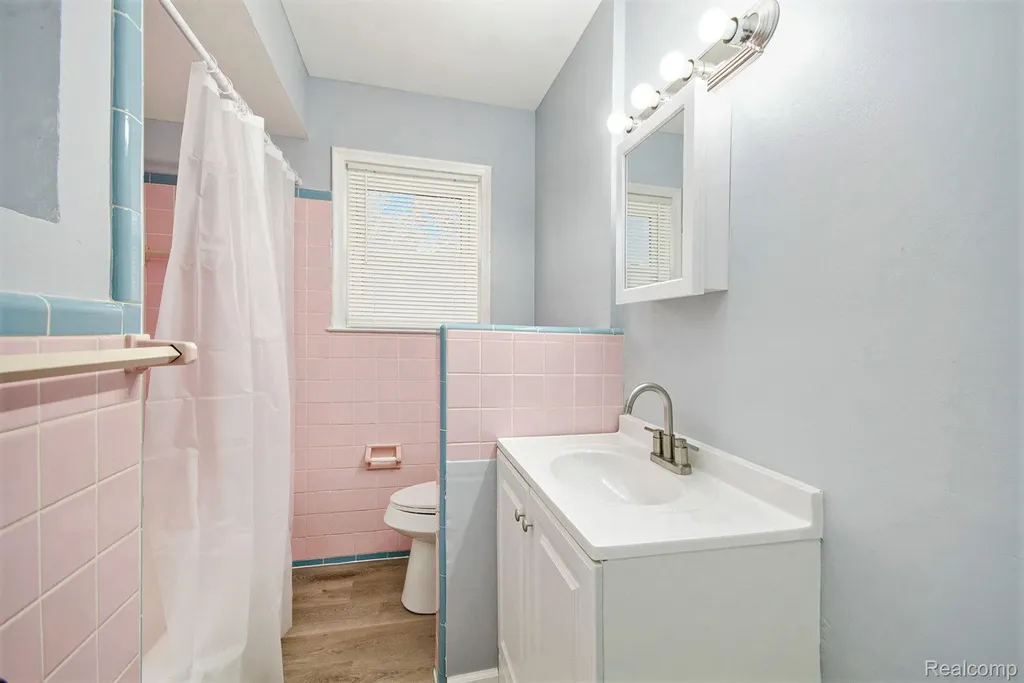 21110 Beaconsfield Street St. Clair Shores City MI 48080