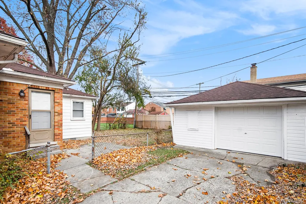 21110 Beaconsfield Street St. Clair Shores City MI 48080