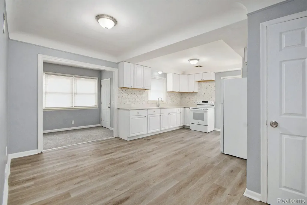 21110 Beaconsfield Street St. Clair Shores City MI 48080