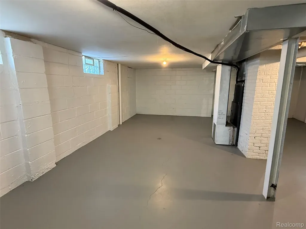 876 Garfield Avenue Lincoln Park City MI 48146